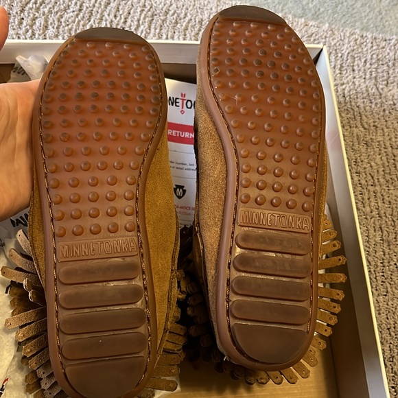 MINNETONKA DOUBLE FRINGE SIDE ZIP BOOTIE - Picture 10 of 10